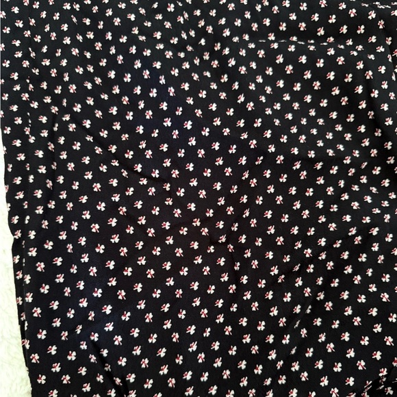 Abercrombie Black Midi Skirt w/ Scrunch Detail - Picture 3 of 7